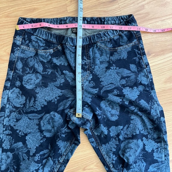 HUE denim floral jeggings size small - Picture 4 of 10